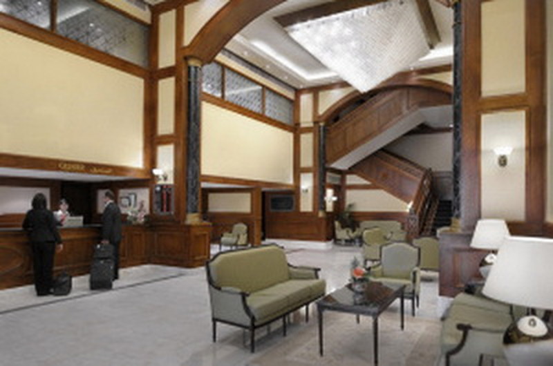 Холл отеля Carlton Tower