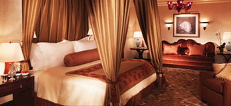 PRESIDENTIAL SUITES