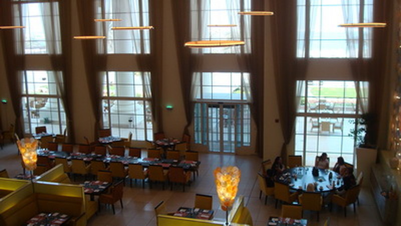Холл отеля Westin Dubai