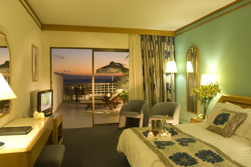 SUPERIOR TERRACE ROOM
