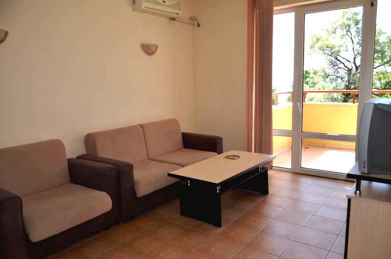 Apartment 4