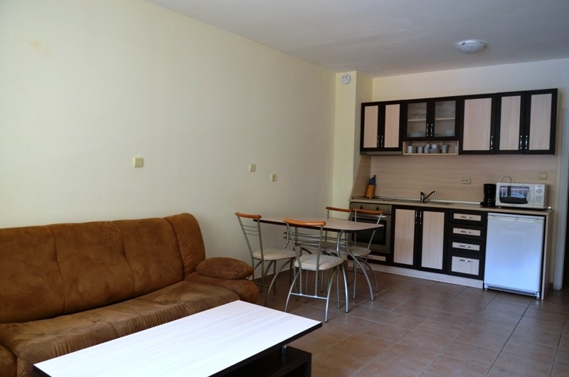 Apartment 2 / Apartment 4