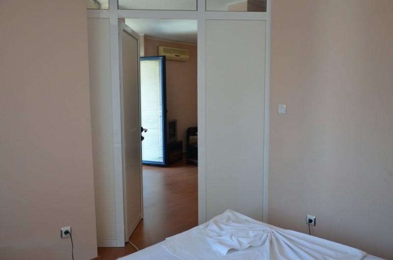 Apartment 2/Apartment 4
