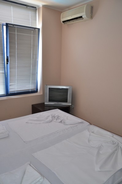 Apartment 2/Apartment 4