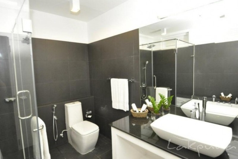 Super Deluxe Bathroom