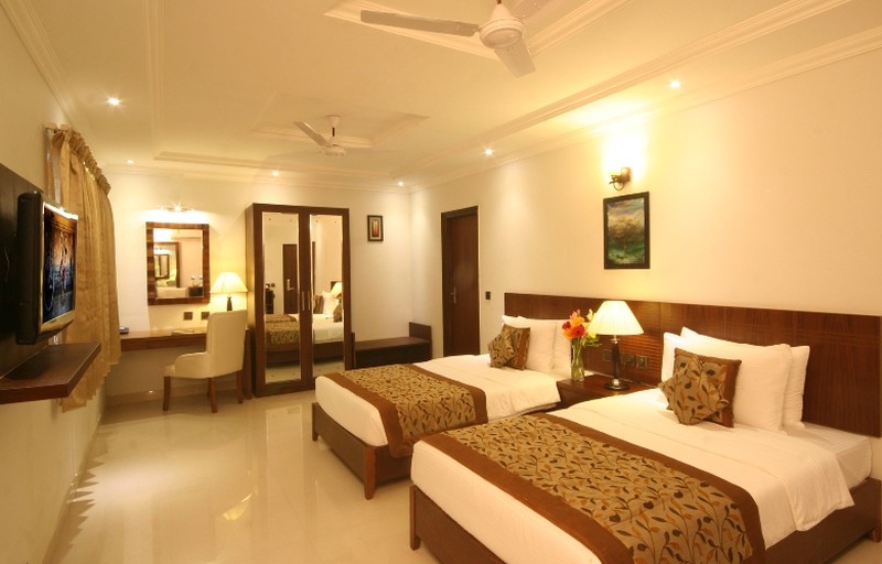 Twin Bed Room