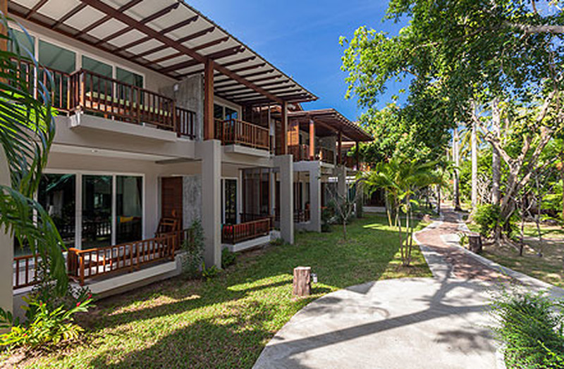 Grand Deluxe Building