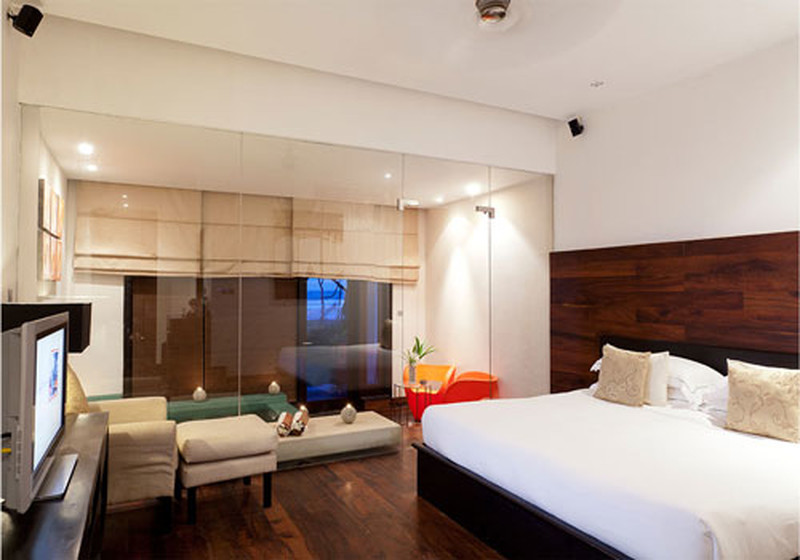 Beach Splash Rooms