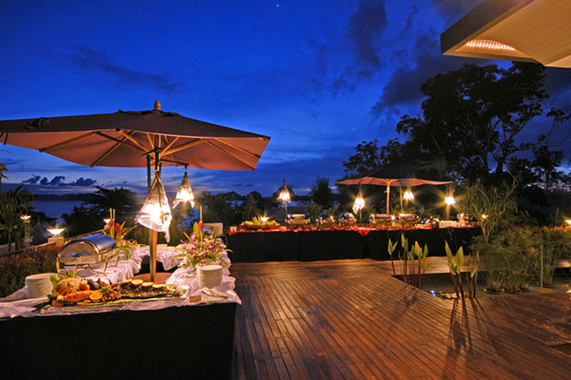 Sumptuous seafood and beachfront views to savour