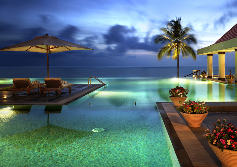 infinity_pool_at_dusk