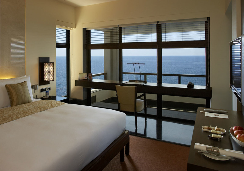 club suite_bedroom