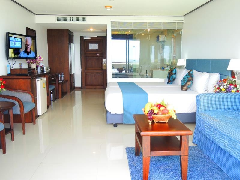 Andaman beach suites. Andaman Beach Suites Hotel 4 * Пхукет (Патонг).
