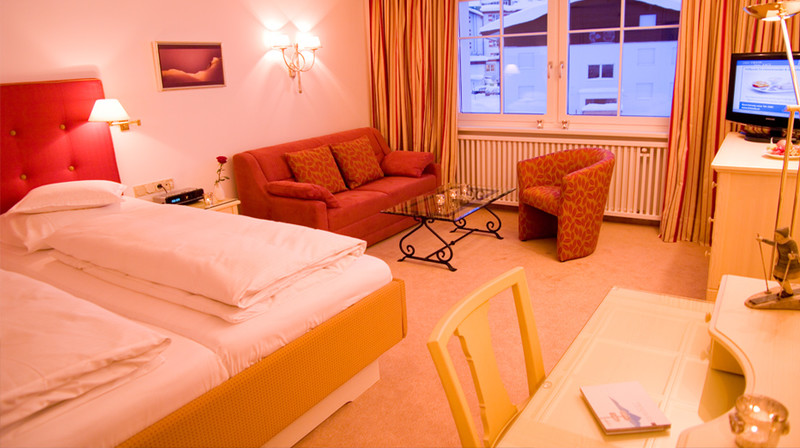 - Double Room Deluxe - 33 m²