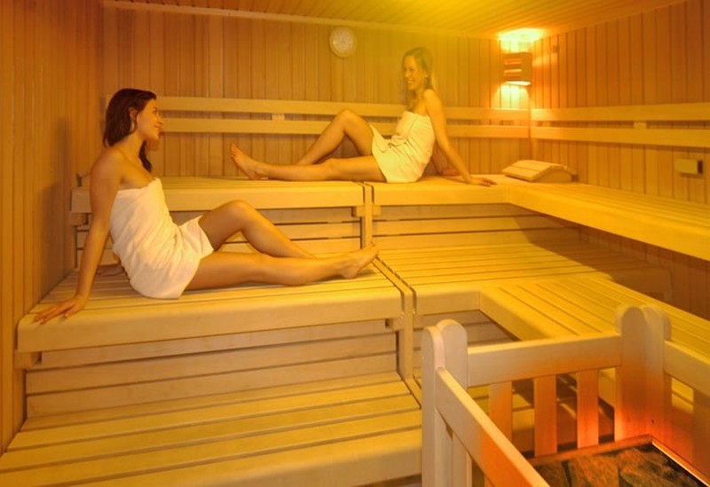 Красная после сауны. Sport Hotel Royer. Family Sauna Germany Finnish.
