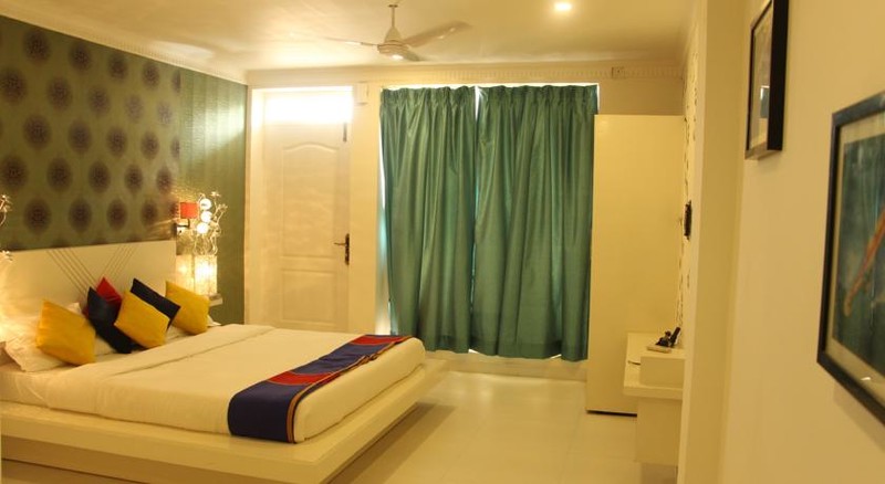 Paparazzi Suite