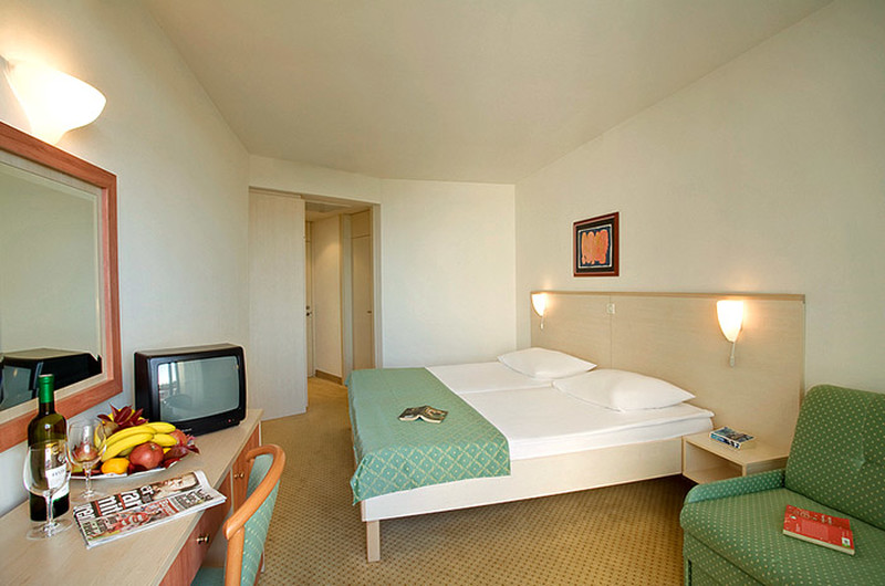 Ttwin Room Sofa Sea View