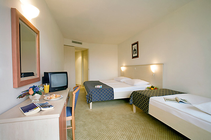 Triple Room Park View - 22 м2